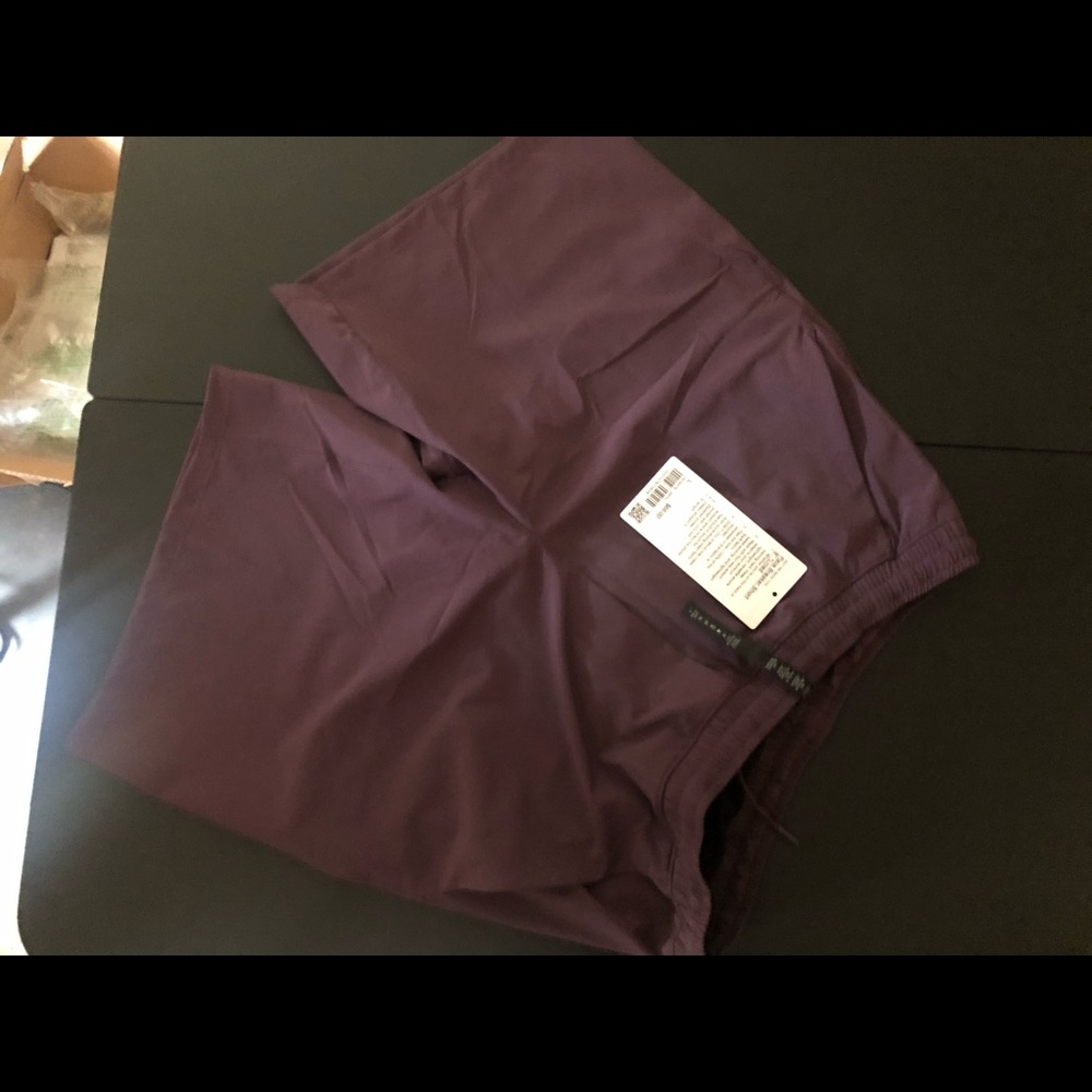 Size L grape thistle color pace breaker short